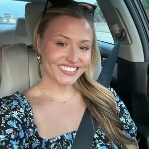 Meet your Posher, Kayla